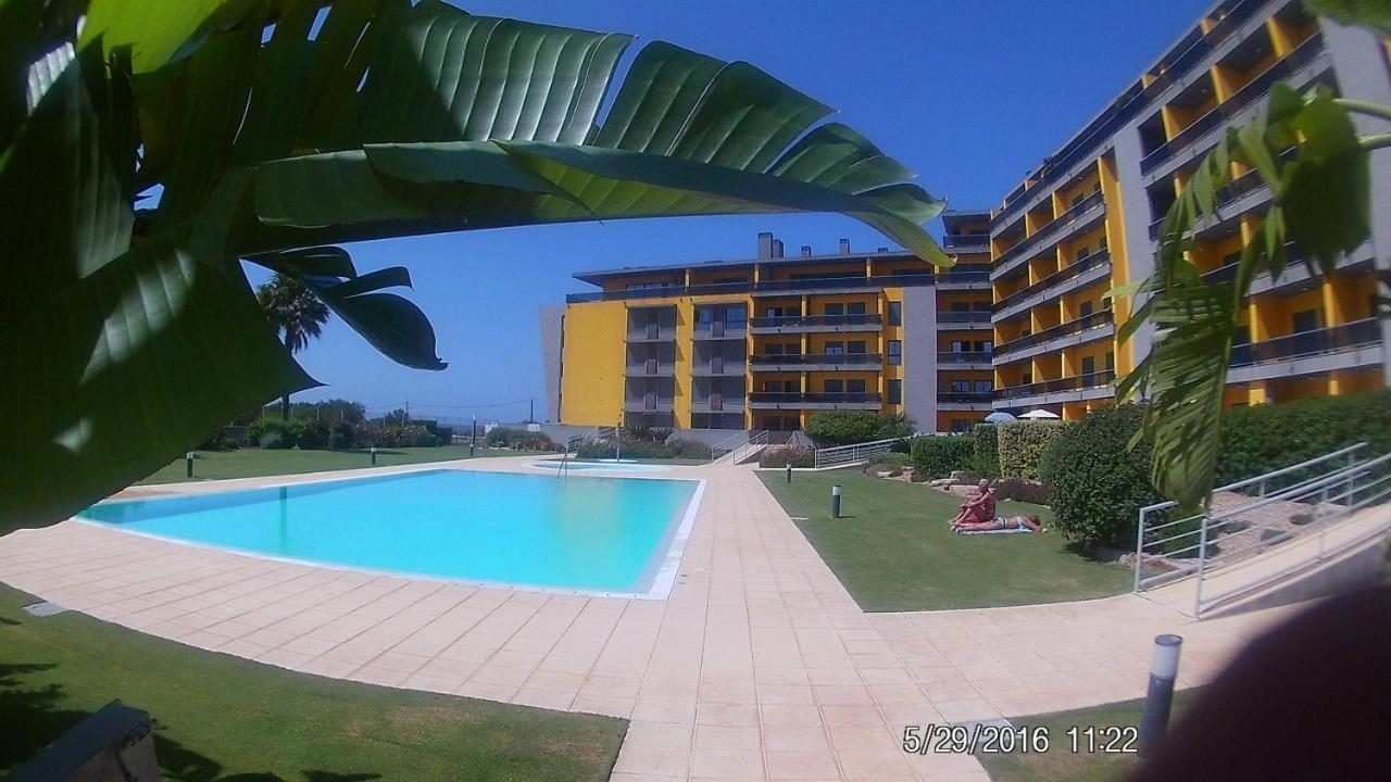Apartamento Frente Ao Mar Com Piscina De Agua Salgada Quarteira Luaran gambar